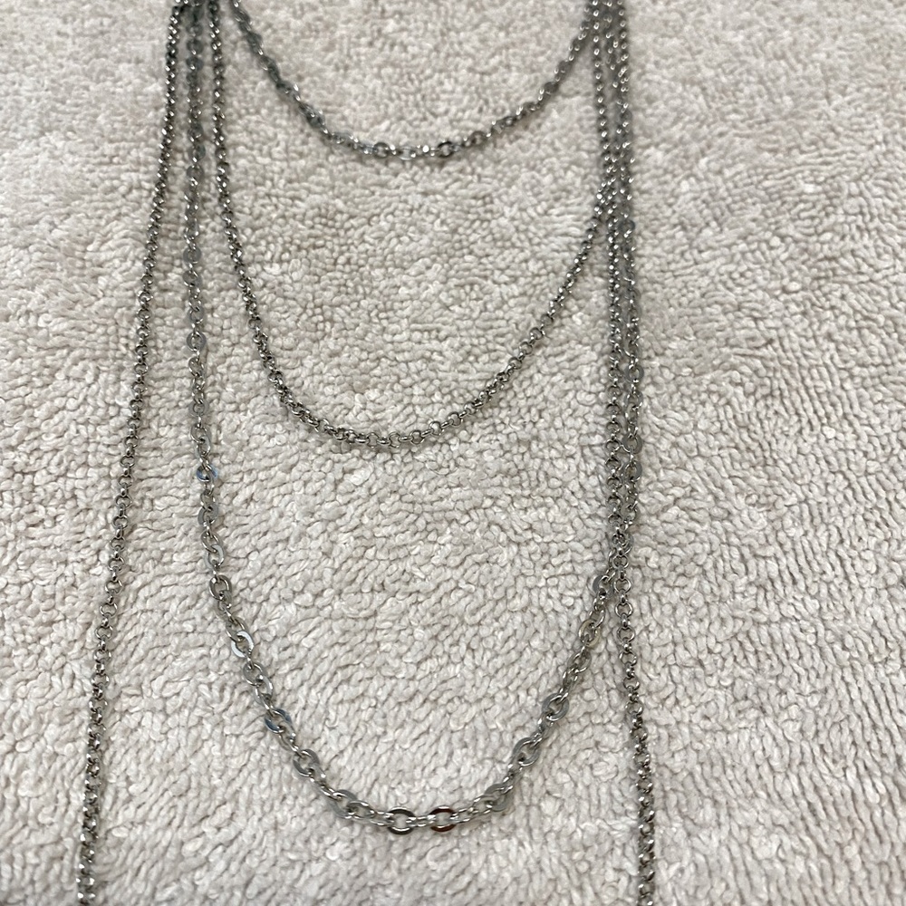 Elegant chain necklace